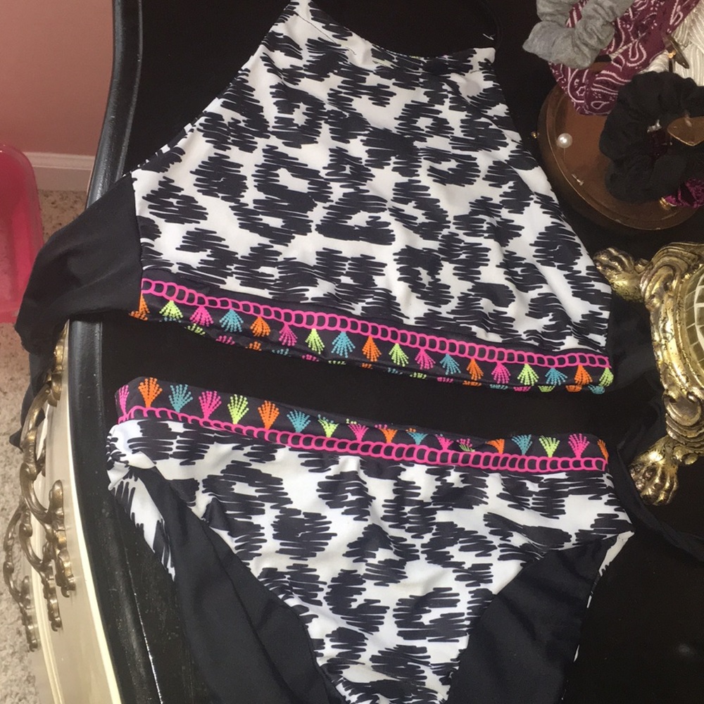 Reversible Bikini Set.